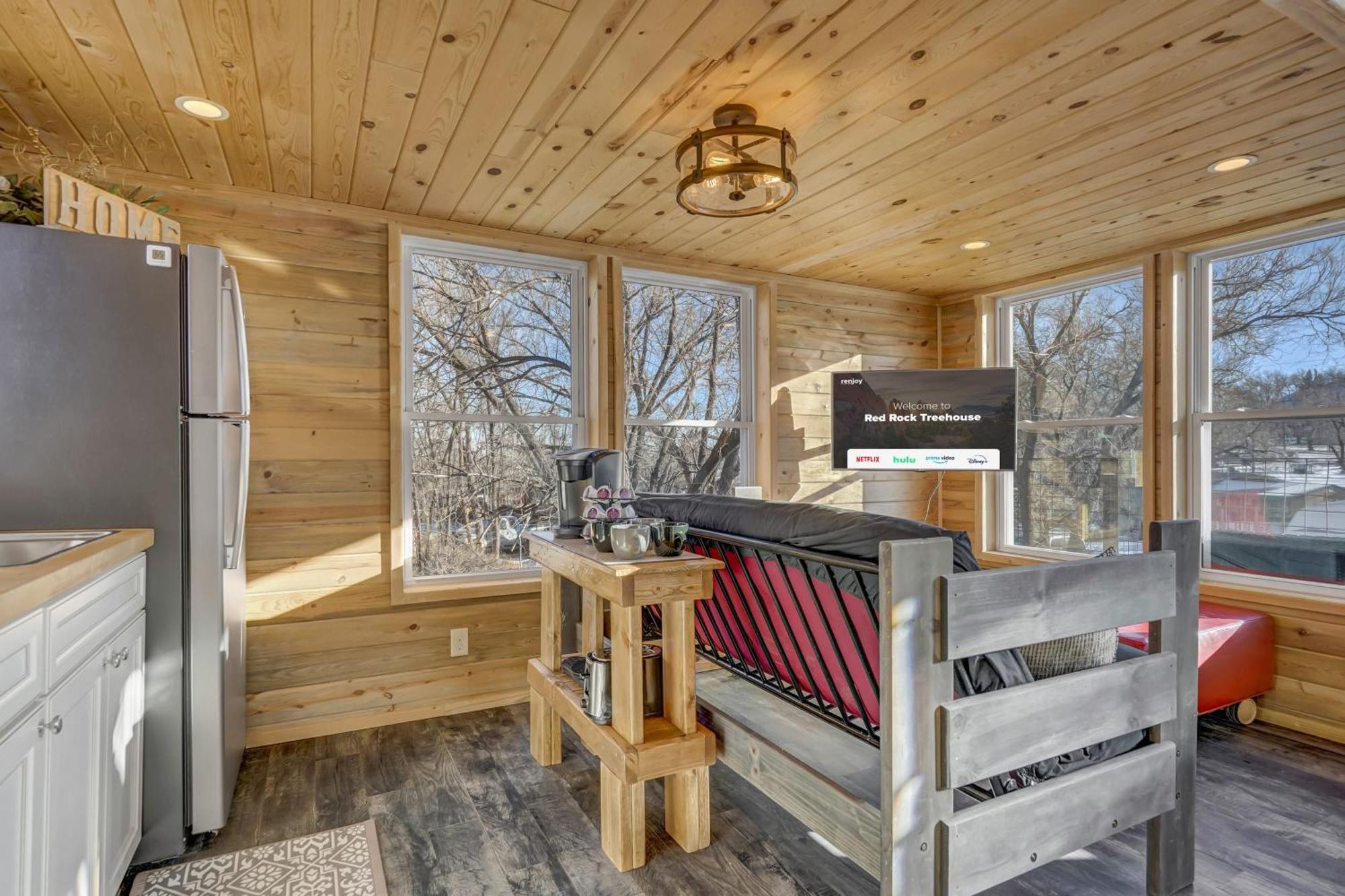 Red Rock Treehouse Unique In Old Colorado City Colorado Springs Exteriér fotografie